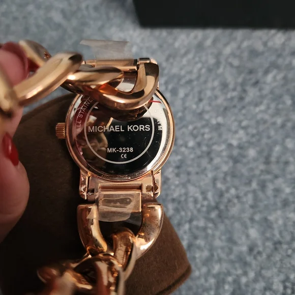 NWT Michael Kors Rose Gold Chain Twist Watch - Picture 4 of 6